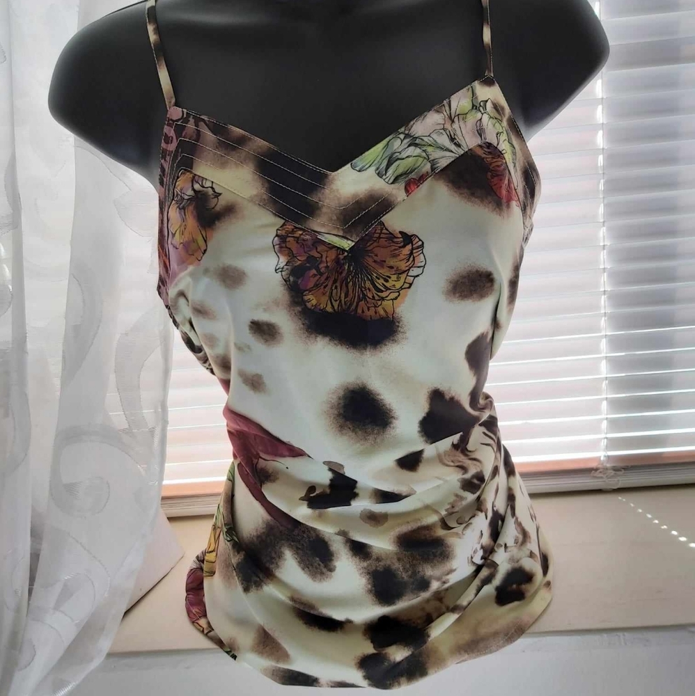 Sleeveless top